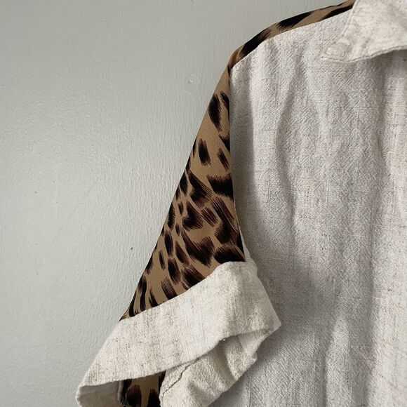 Umgee Size S Oversized Button Peplum Mixed Linen Blend Shirt Animal Print - Picture 3 of 7